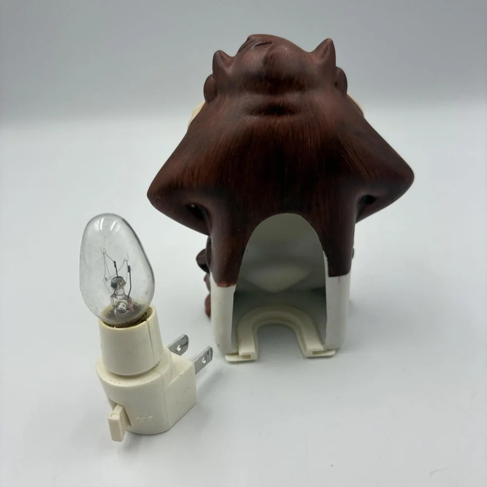 Warner Bros Looney Tunes Taz Night Light Plug In Brown Bathroom Hallway Kids VTG